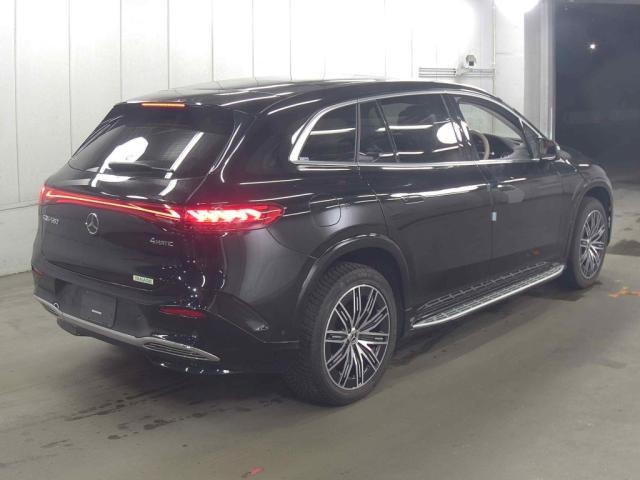 MERCEDES BENZ EQS SUV