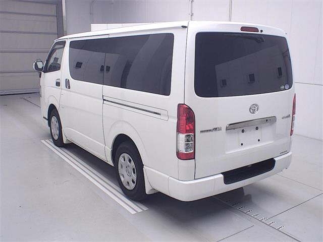 TOYOTA REGIUS ACE