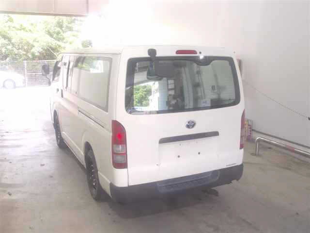 TOYOTA REGIUS VAN