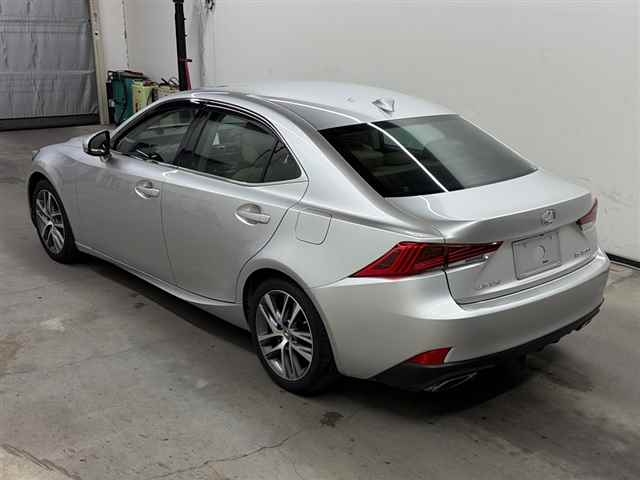 LEXUS IS