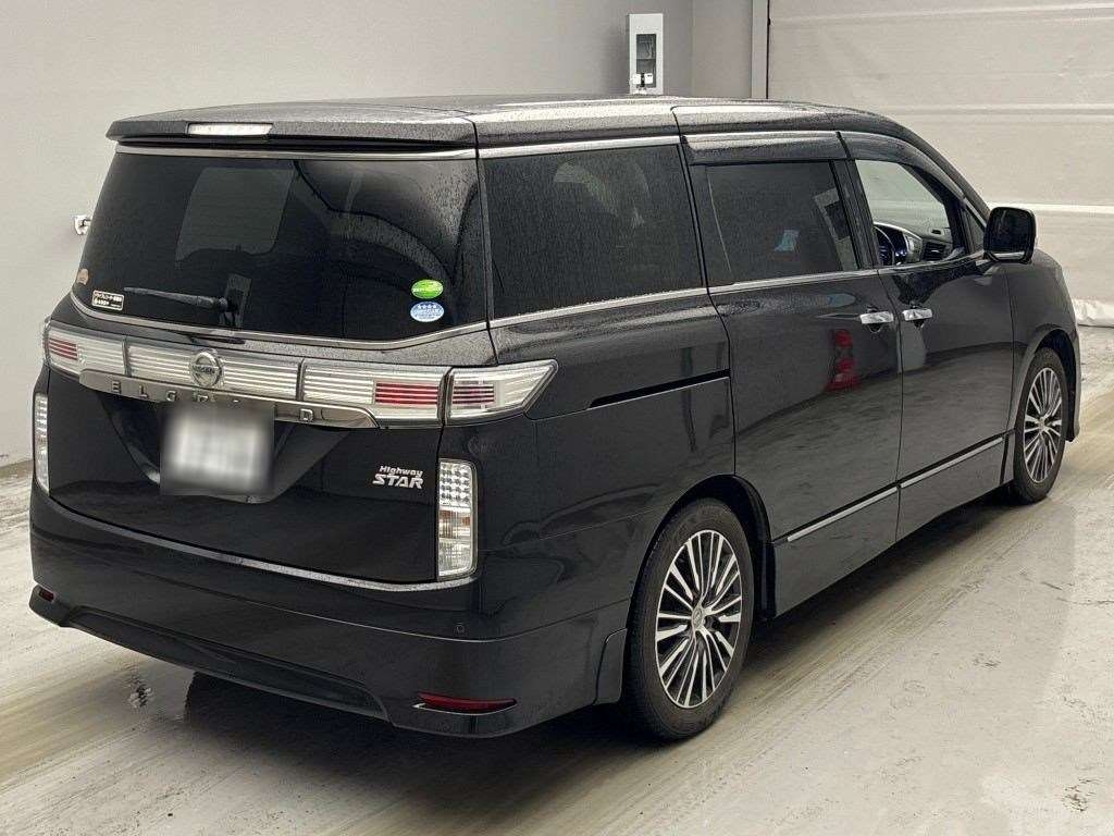 NISSAN ELGRAND