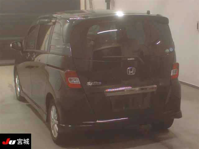 HONDA FREED SPIKE