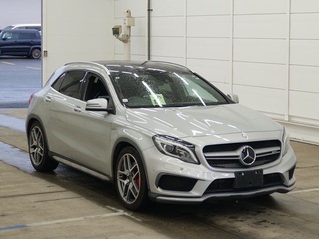 MERCEDES BENZ AMG GLA