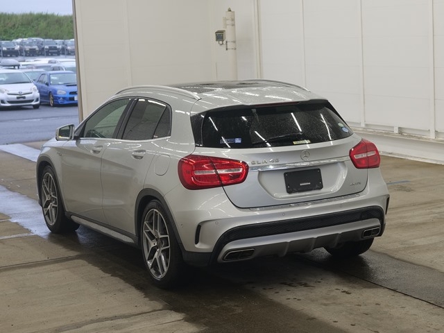 MERCEDES BENZ AMG GLA