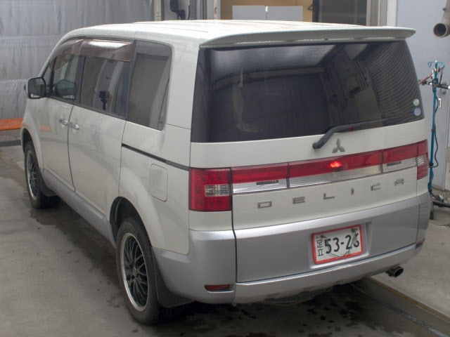 MITSUBISHI DELICA D:5