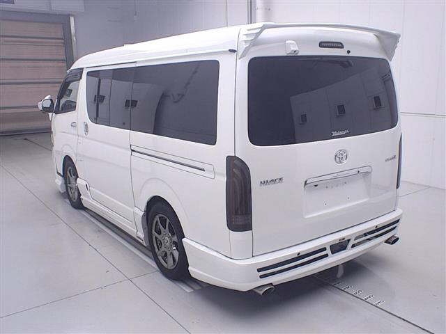 TOYOTA REGIUS ACE