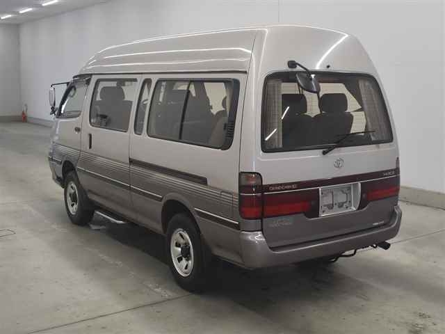 TOYOTA HIACE WAGON