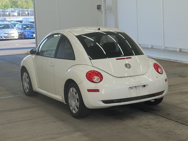 VOLKSWAGEN NEW BEETLE