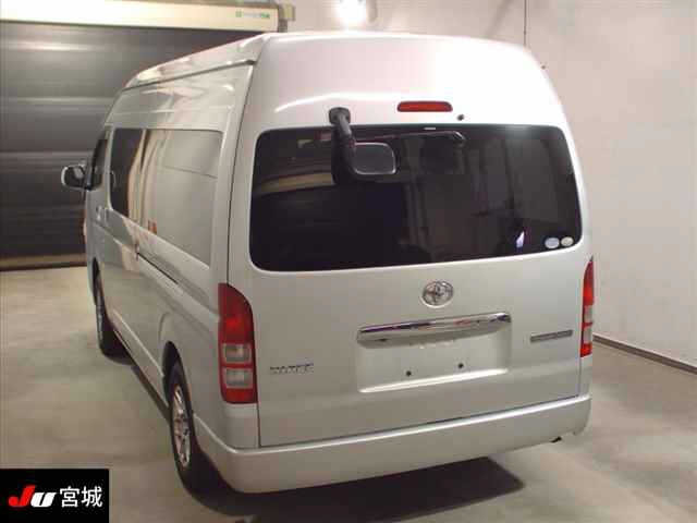 TOYOTA HIACE WAGON