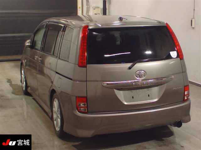 TOYOTA ISIS