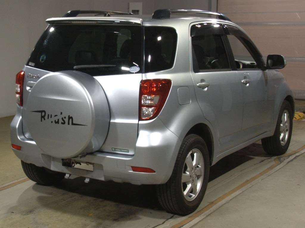 TOYOTA RUSH