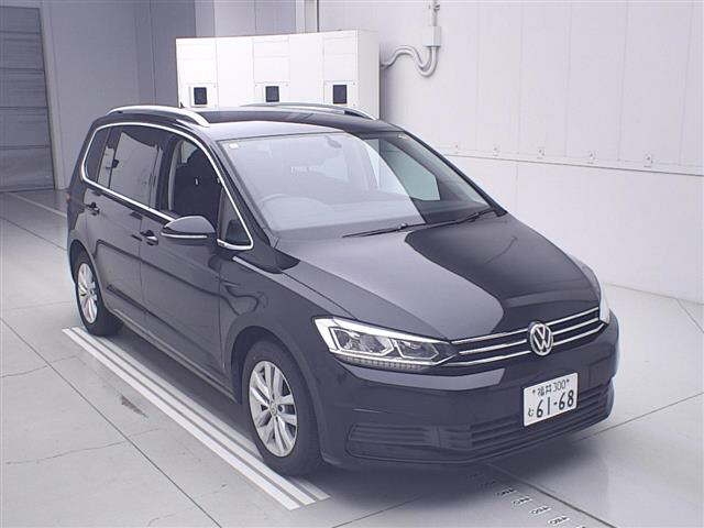 VOLKSWAGEN GOLF TOURAN
