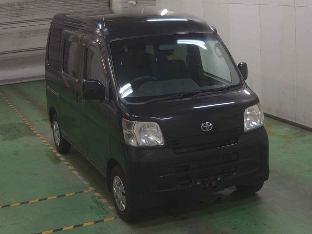 TOYOTA PIXIS VAN