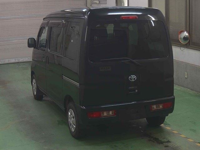 TOYOTA PIXIS VAN