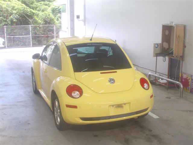 VOLKSWAGEN NEW BEETLE