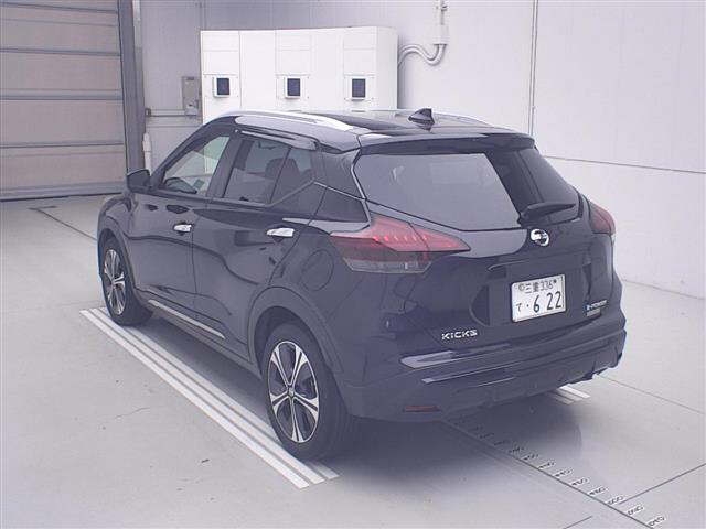 NISSAN KICKS
