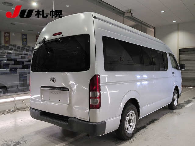 TOYOTA REGIUS VAN