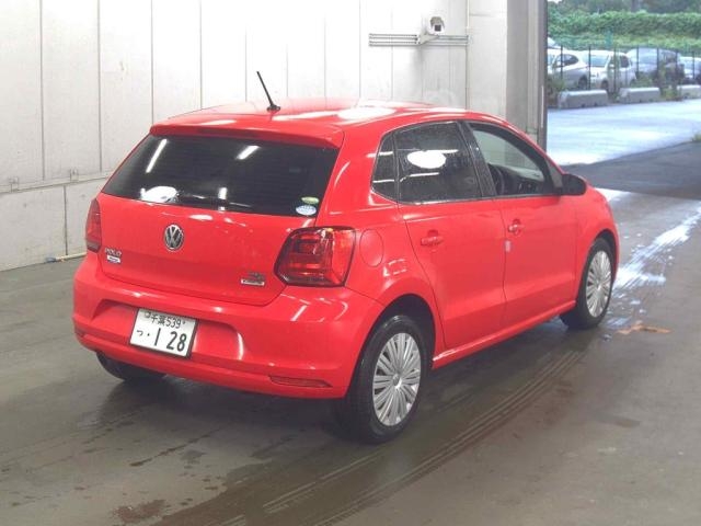 VOLKSWAGEN POLO