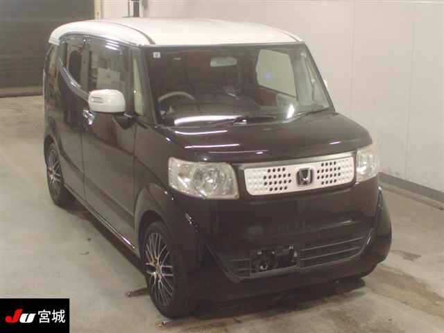 HONDA N-BOX SLASH