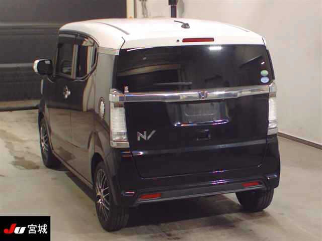 HONDA N-BOX SLASH