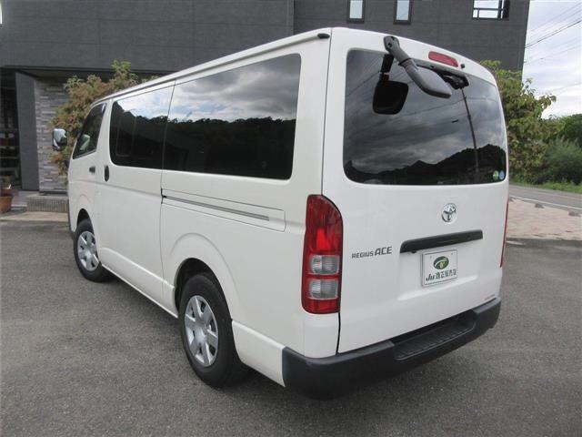 TOYOTA REGIUS ACE
