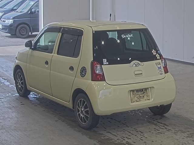 DAIHATSU ESSE