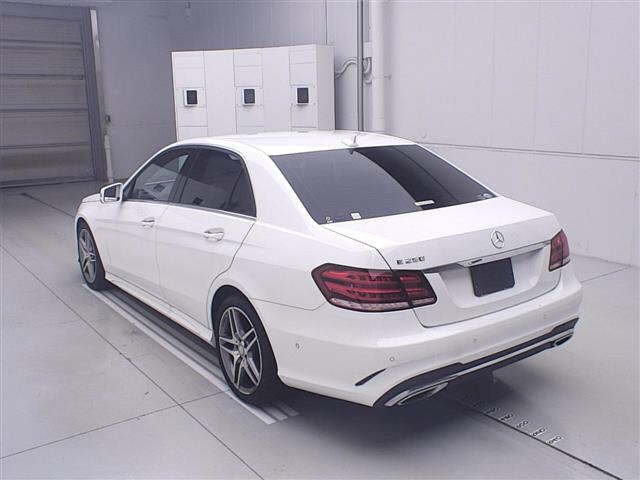 MERCEDES BENZ E CLASS