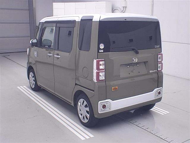 DAIHATSU WAKE