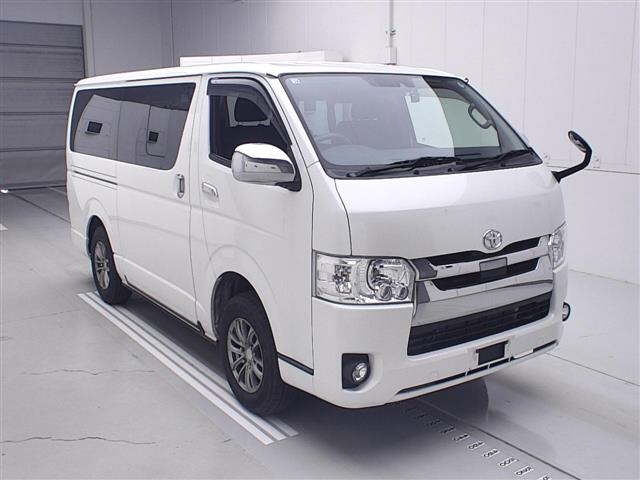 TOYOTA REGIUS ACE
