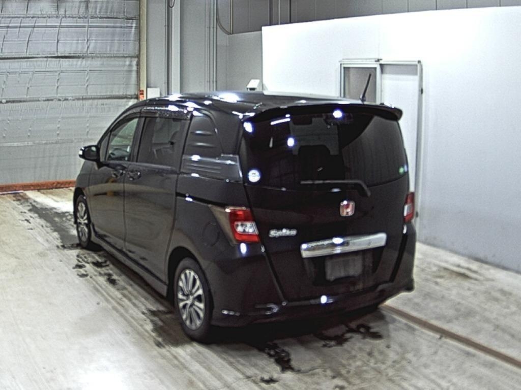 HONDA FREED SPIKE