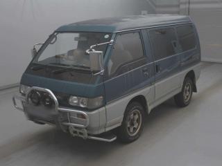 MITSUBISHI DELICA WAGON