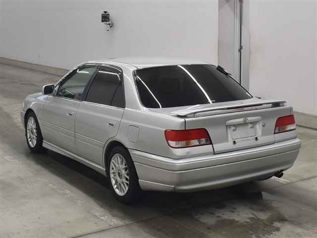 TOYOTA CARINA
