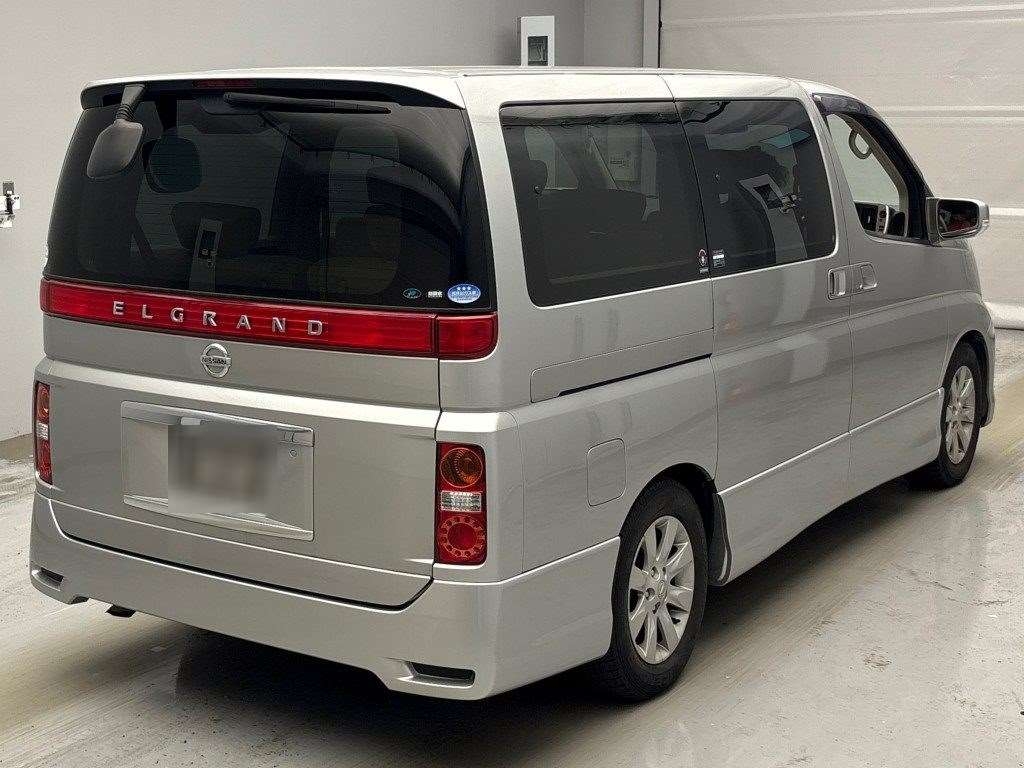NISSAN ELGRAND