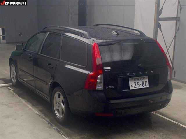 VOLVO V50