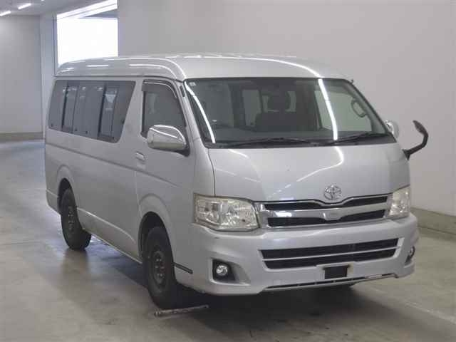 TOYOTA HIACE WAGON