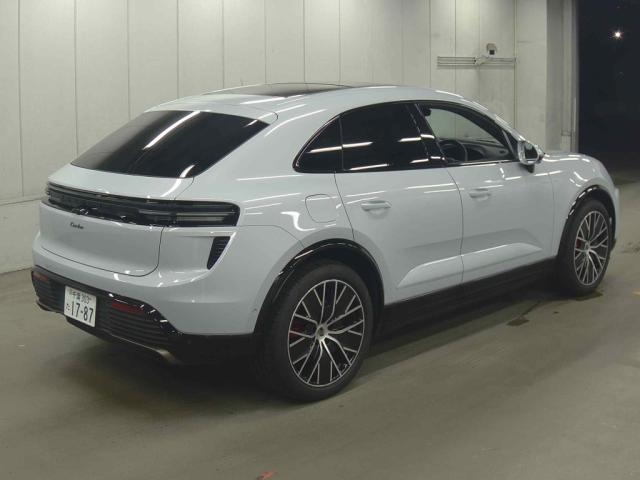PORSCHE MACAN ELECTRIC