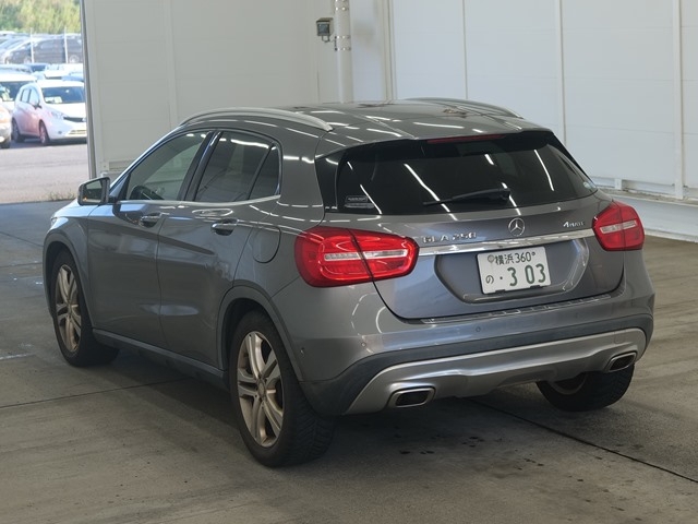 MERCEDES BENZ GLA