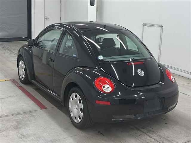 VOLKSWAGEN NEW BEETLE