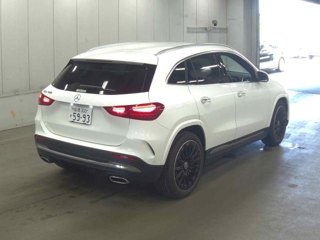 MERCEDES BENZ GLA