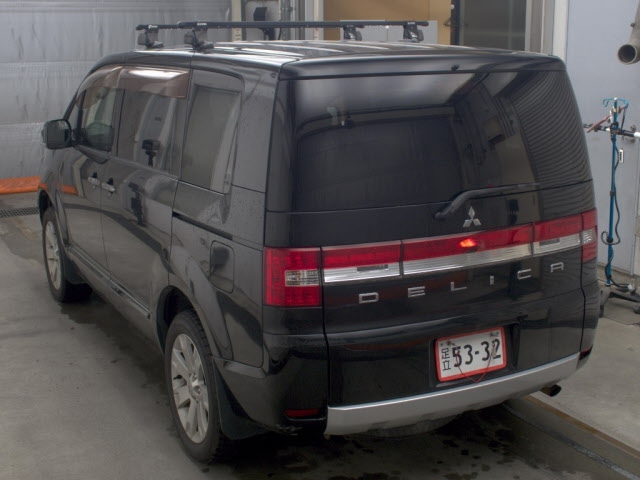 MITSUBISHI DELICA D:5