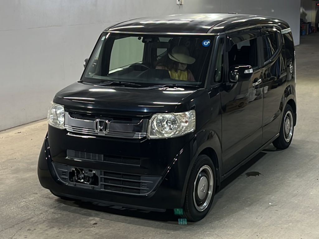 HONDA N-BOX SLASH