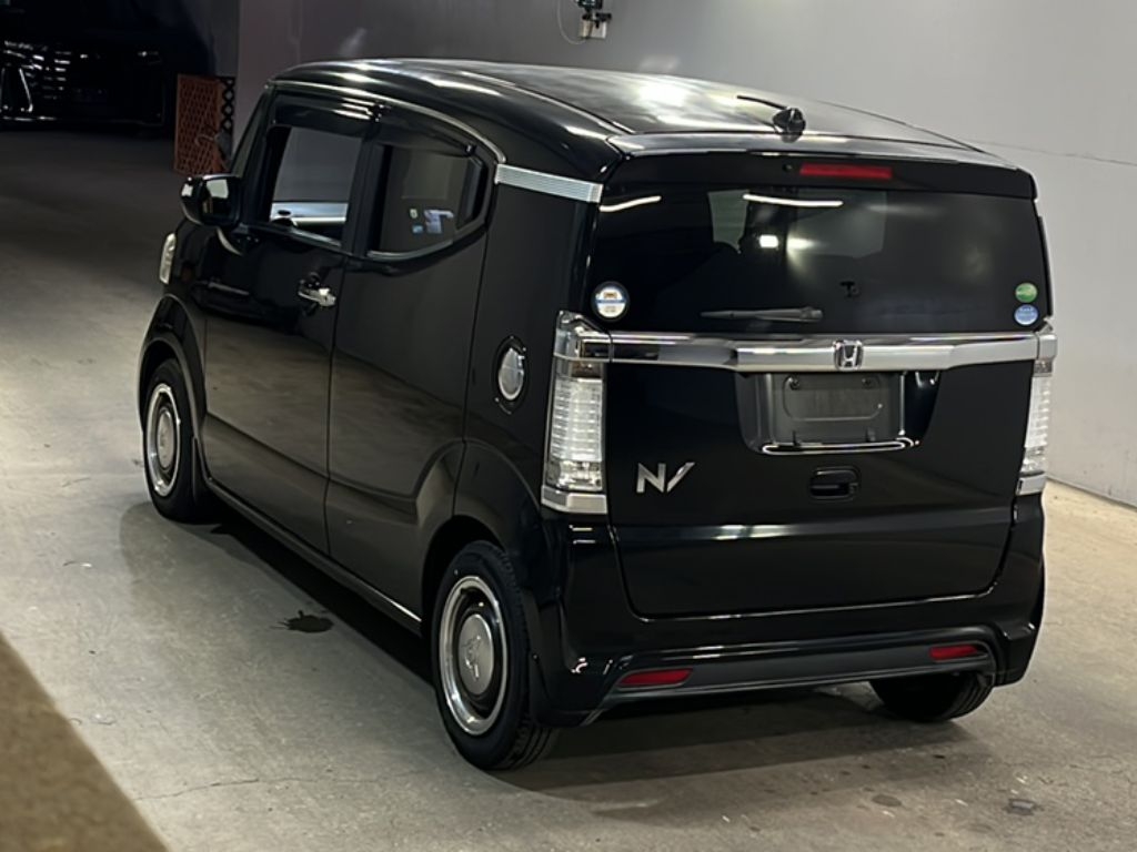 HONDA N-BOX SLASH