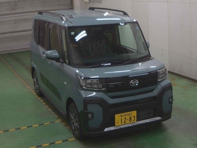 DAIHATSU TANTO FUN CROSS