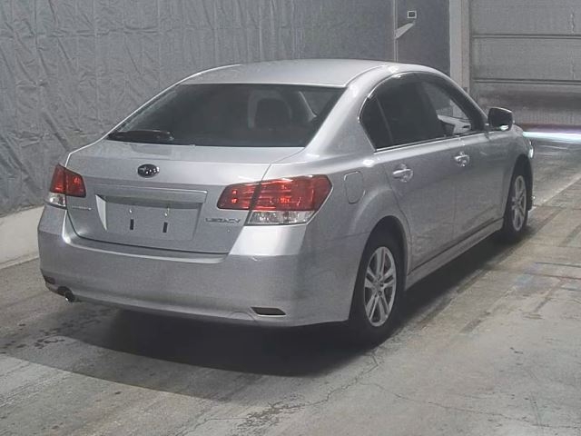 SUBARU LEGACY B4