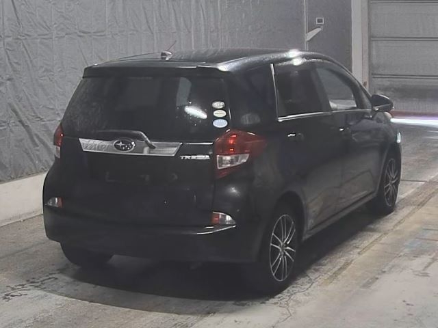 SUBARU TREZIA