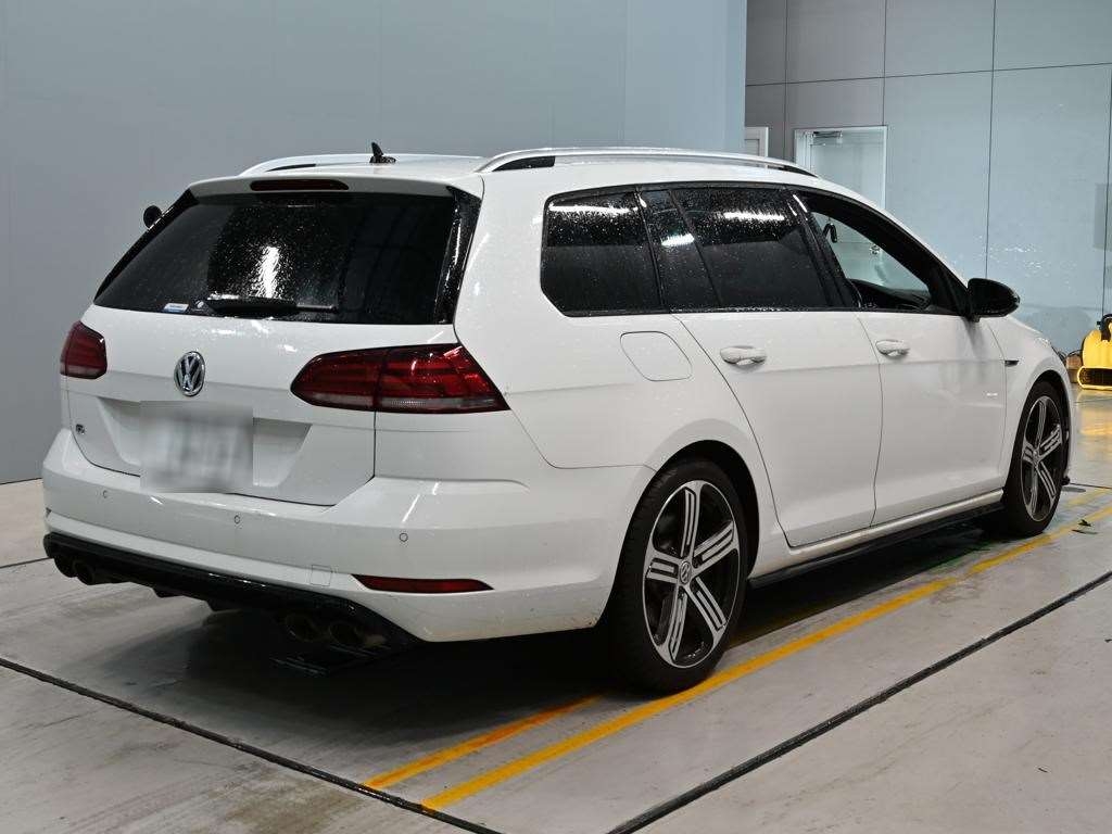 VOLKSWAGEN GOLF R VALIANT