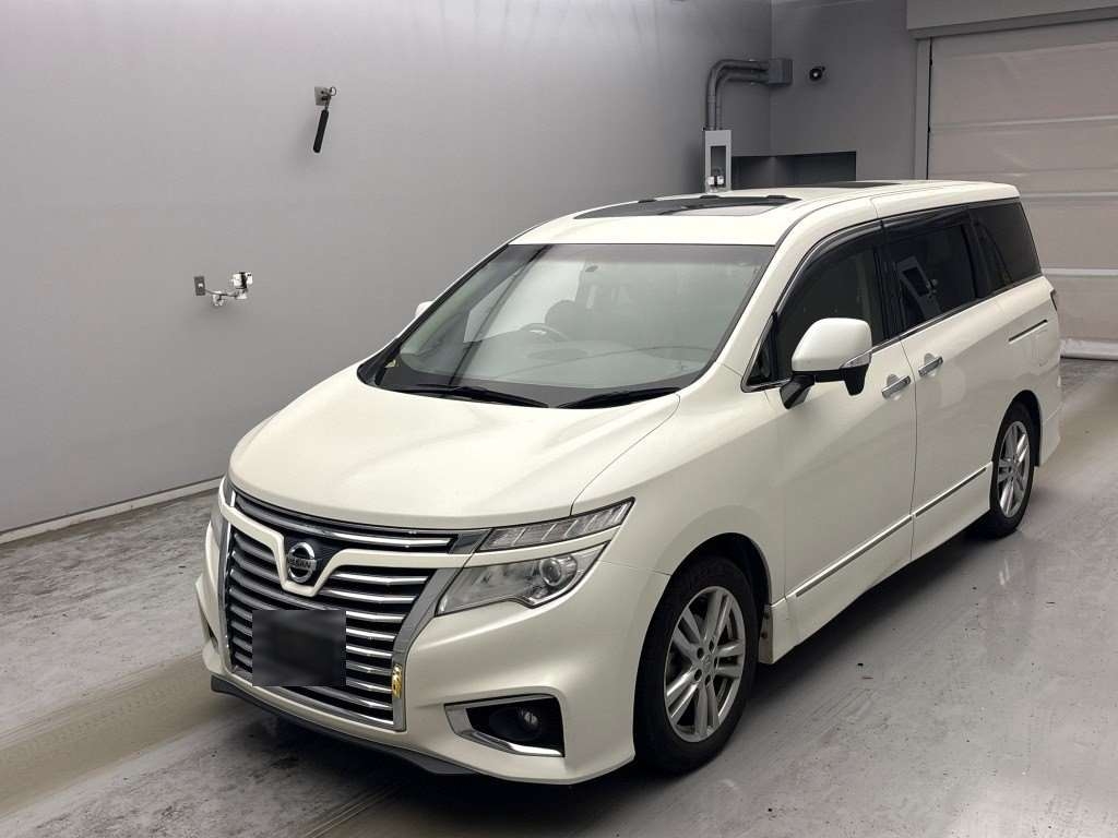 NISSAN ELGRAND
