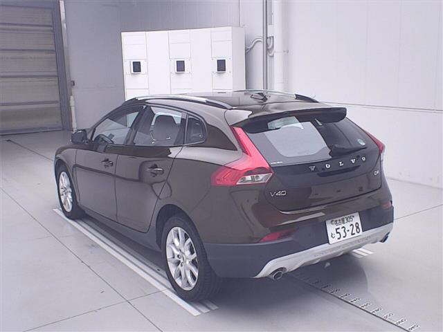 VOLVO V40