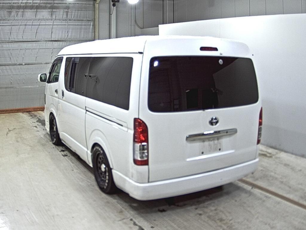 TOYOTA HIACE VAN