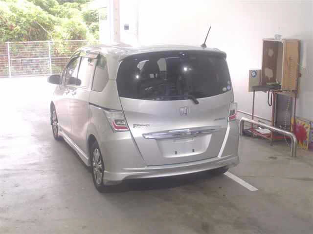 HONDA FREED HYBRID